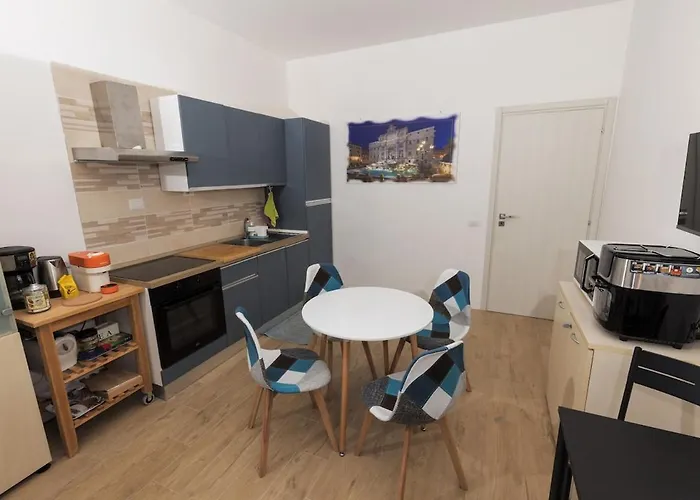 Fontana Di Trevi Apartment, 24h Check-in * Rom