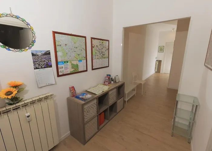 Fontana Di Trevi Apartment, 24h Check-in Rom